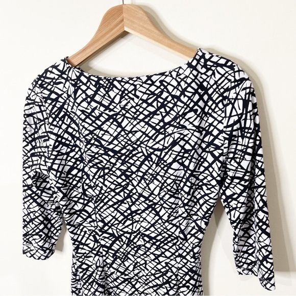 J. McLaughlin Black White Marble Print 3/4 Sleeves Ruched Sage Dress Small - Picture 7 of 9